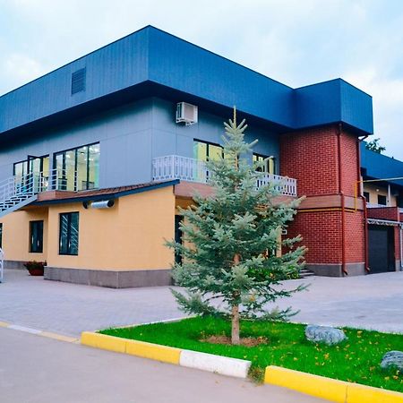 Gоlden Dragon Villa Hotel Bishkek Esterno foto