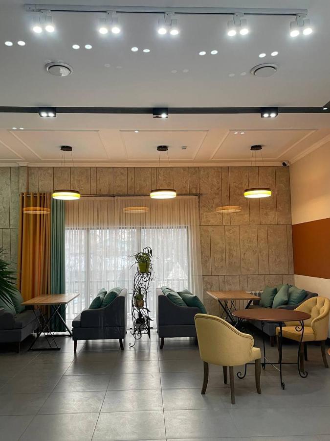 Gоlden Dragon Villa Hotel Bishkek Esterno foto