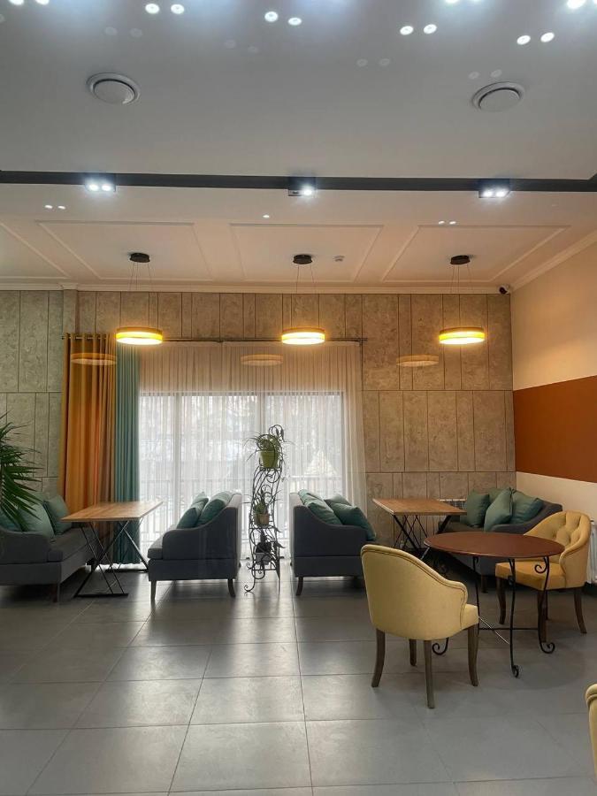 Gоlden Dragon Villa Hotel Bishkek Esterno foto