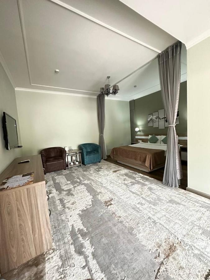 Gоlden Dragon Villa Hotel Bishkek Esterno foto