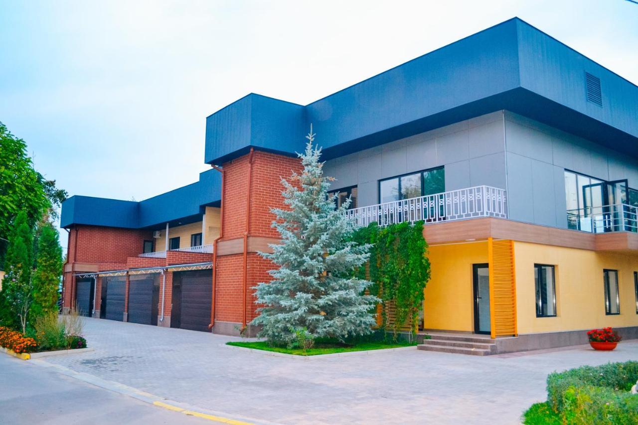 Gоlden Dragon Villa Hotel Bishkek Esterno foto