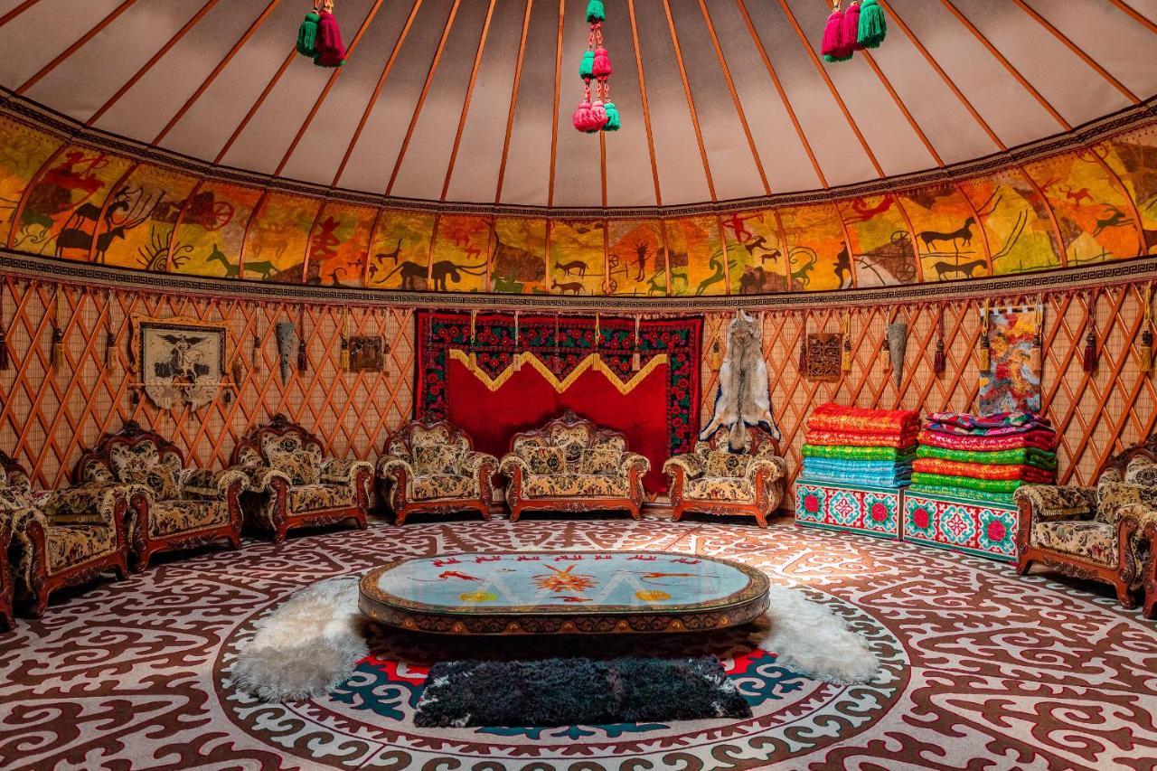 Gоlden Dragon Villa Hotel Bishkek Esterno foto