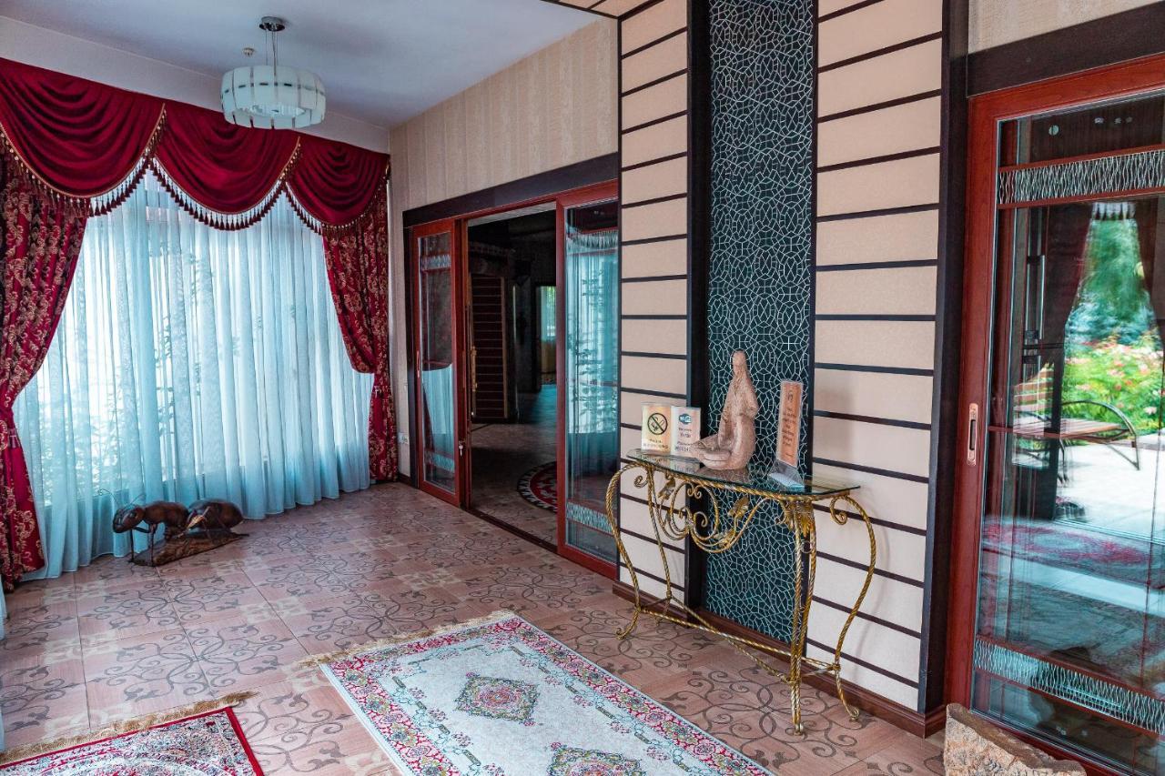 Gоlden Dragon Villa Hotel Bishkek Esterno foto