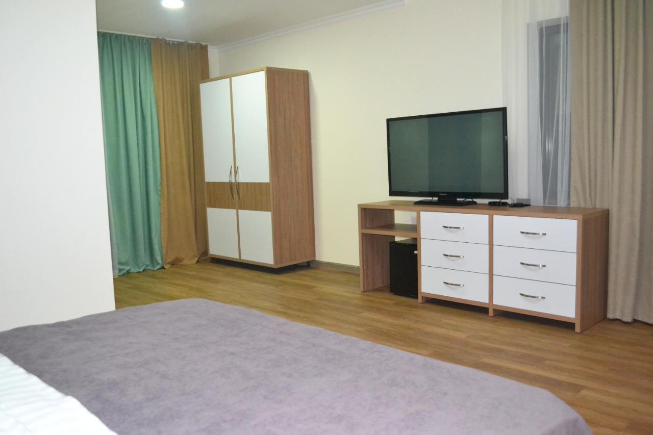 Gоlden Dragon Villa Hotel Bishkek Esterno foto