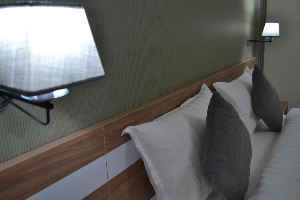 Gоlden Dragon Villa Hotel Bishkek Esterno foto