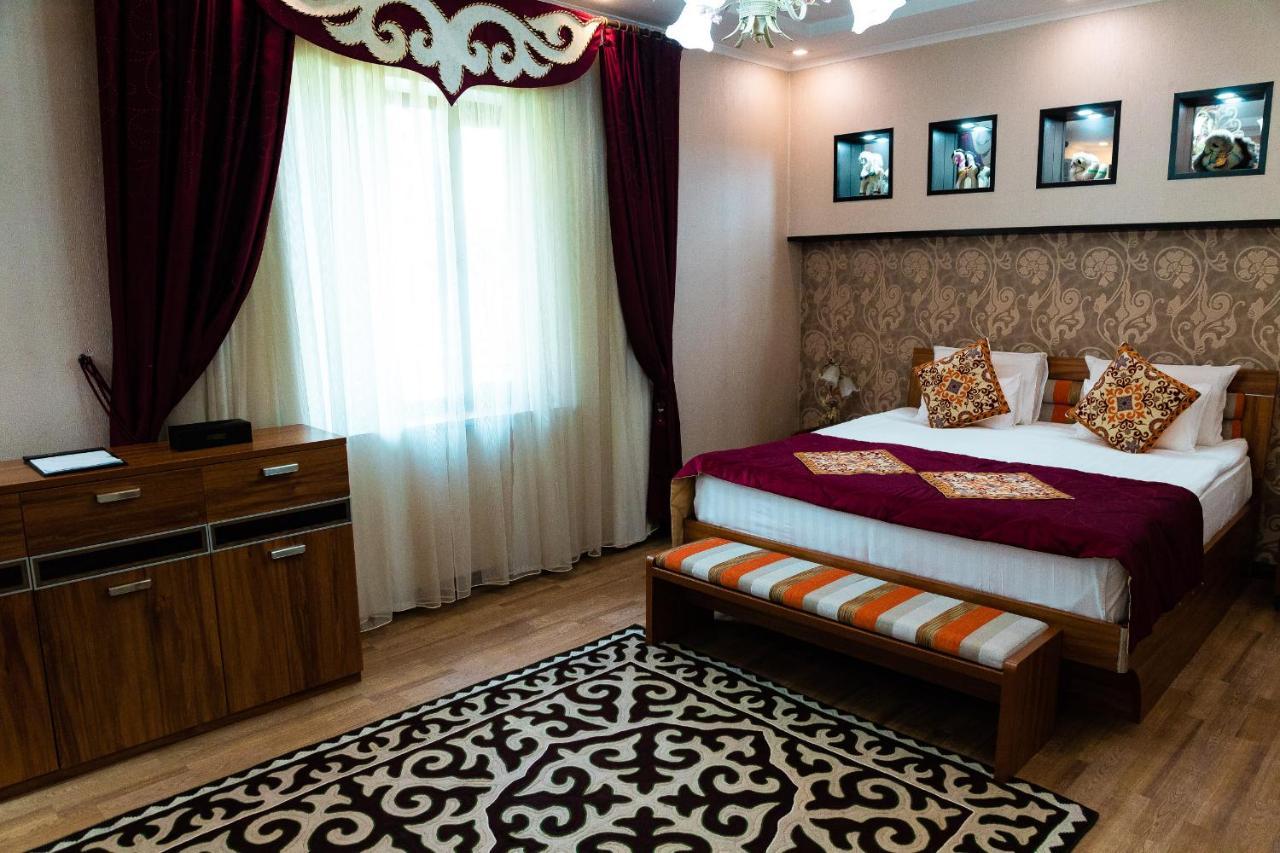 Gоlden Dragon Villa Hotel Bishkek Esterno foto
